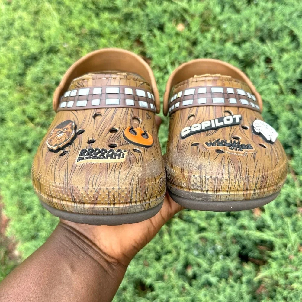 Crocs Big Kids Star Wars Chewbacca Classic‎ Lined Clogs Size J 3 Brown Sandals